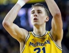 开云体育平台APP-包含日本队险胜印尼队，黄鸭组合高光表现的词条