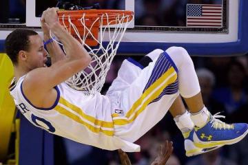 开云体育-悬崖与闪电，尼斯海岸线吞噬多特蒙德黄黑风暴