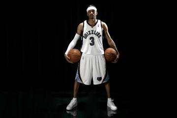 开云APP-当金色风暴席卷玫瑰城—从库里到拉梅洛，跨越运动的唯一性主宰定律