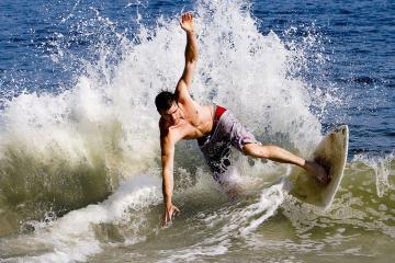 开云体育登录-黄蜂新核！小贾伦里程碑之夜撕裂活塞防线的青年风暴