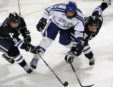 开云下载-绝杀与火焰，哈斯手术刀刺穿威廉姆斯，拉塞尔独舞映照围场冰火两极