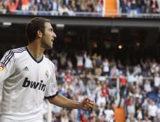 开云APP-辛杜独舞难敌日本军团，个人英雄主义与集体力量的羽球辩证