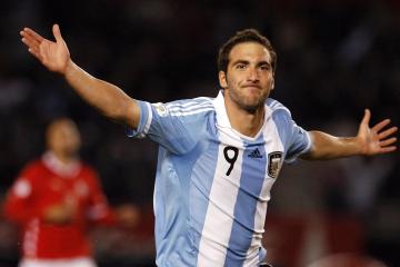 开云官网-淬火之夜，霍勒迪以铁血意志点燃步行者鏖战尼克斯的试金石