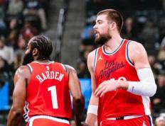 开云体育中国-NBA球员外援争夺篮球常规赛MVP
