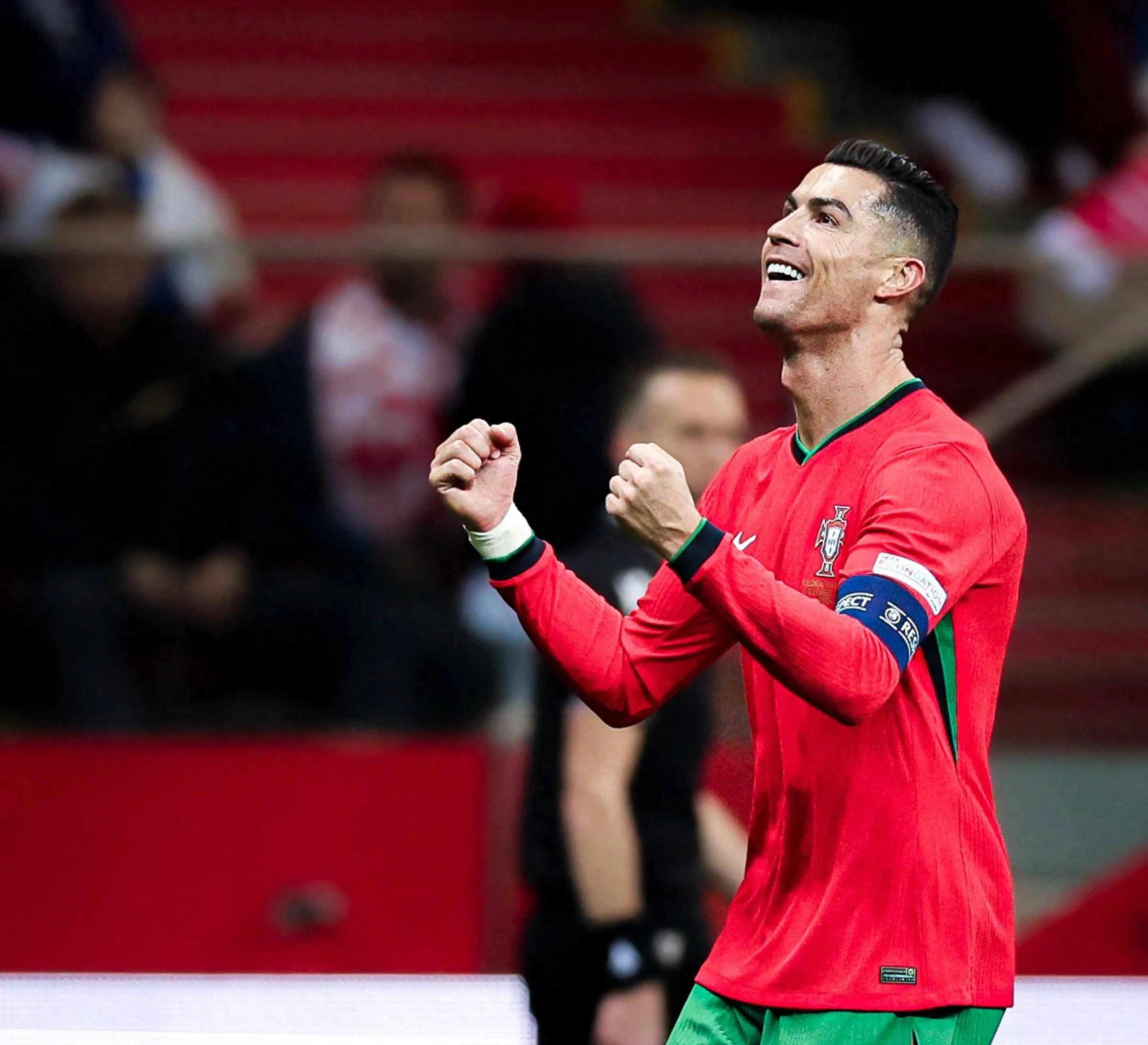 开云体育在线-葡萄牙前锋连续破门,成为欧洲杯最佳射手候选