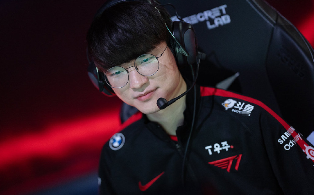 开云体育登录-MAD翻盘SHR，Canyon打出惊人五杀焦点之战2025世界赛，留下经典瞬间的简单介绍