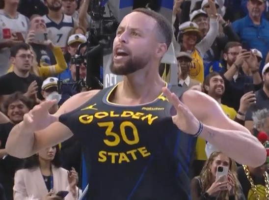 开云官网-勇士客场惨败独行侠，库里受伤退出比赛