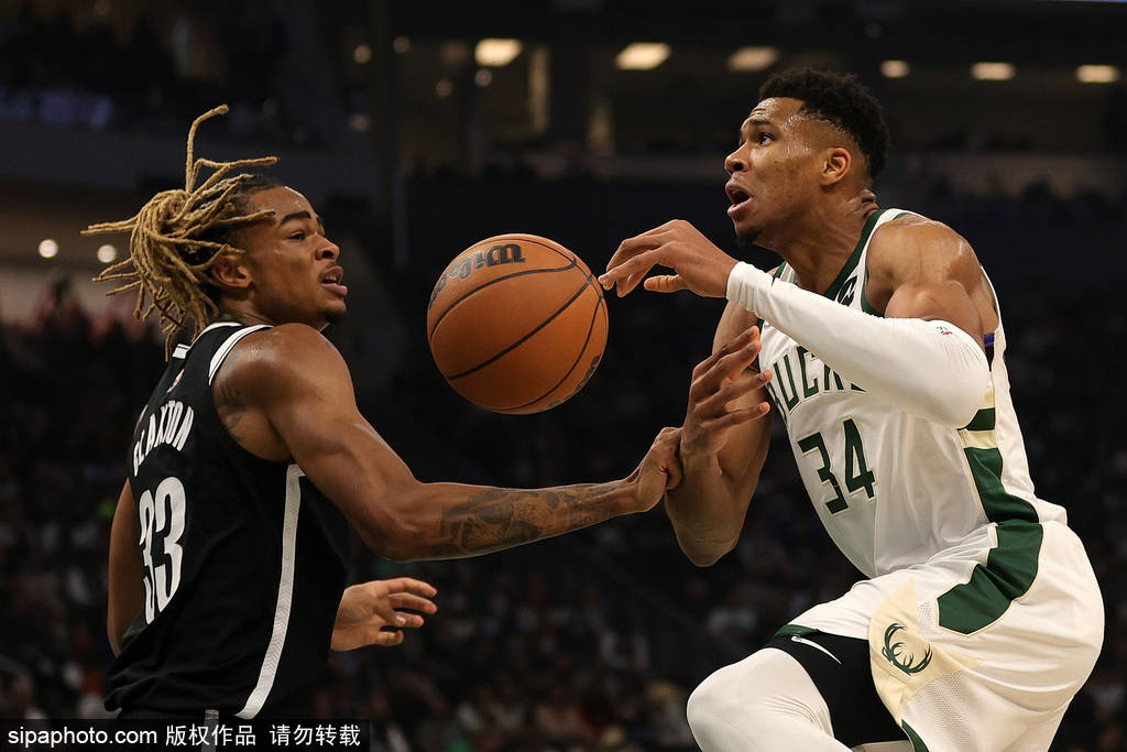 开云体育官方网站-雄鹿主场大胜篮网,豪取八连胜