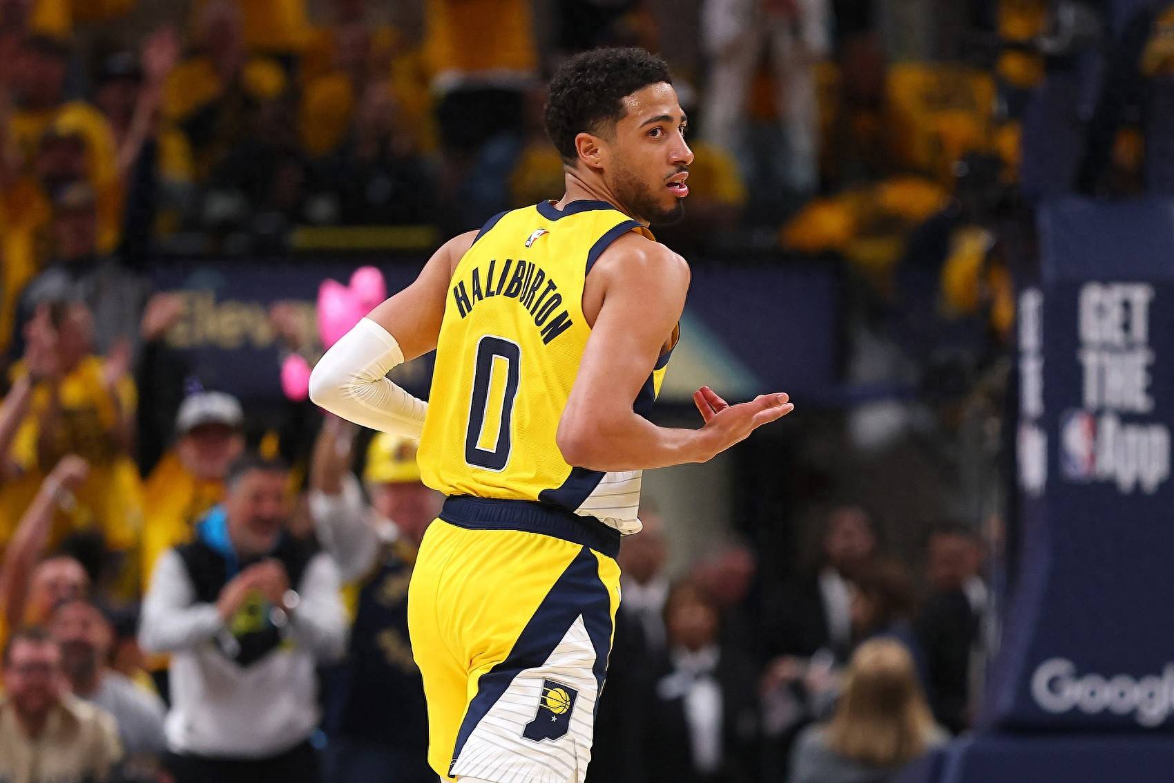 开云体育APP下载-步行者队近期表现出色，一鼓作气冲击前八