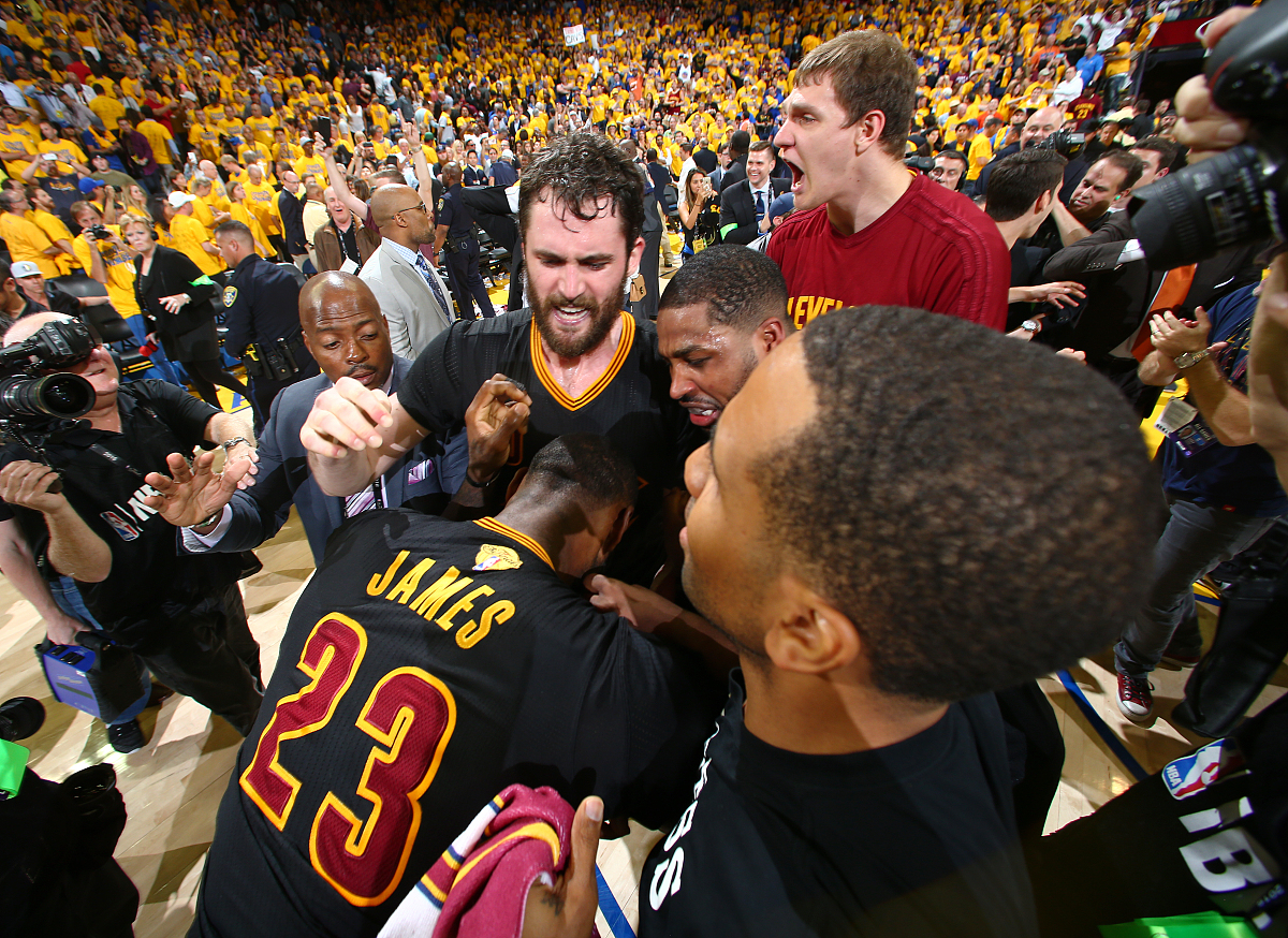 开云体育APP下载-包含NBA总决赛收视率创新高,精彩比赛引发球迷热议的词条