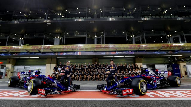 开云体育入口-红牛车队轻取梅赛德斯，拉塞尔点燃赛场的简单介绍