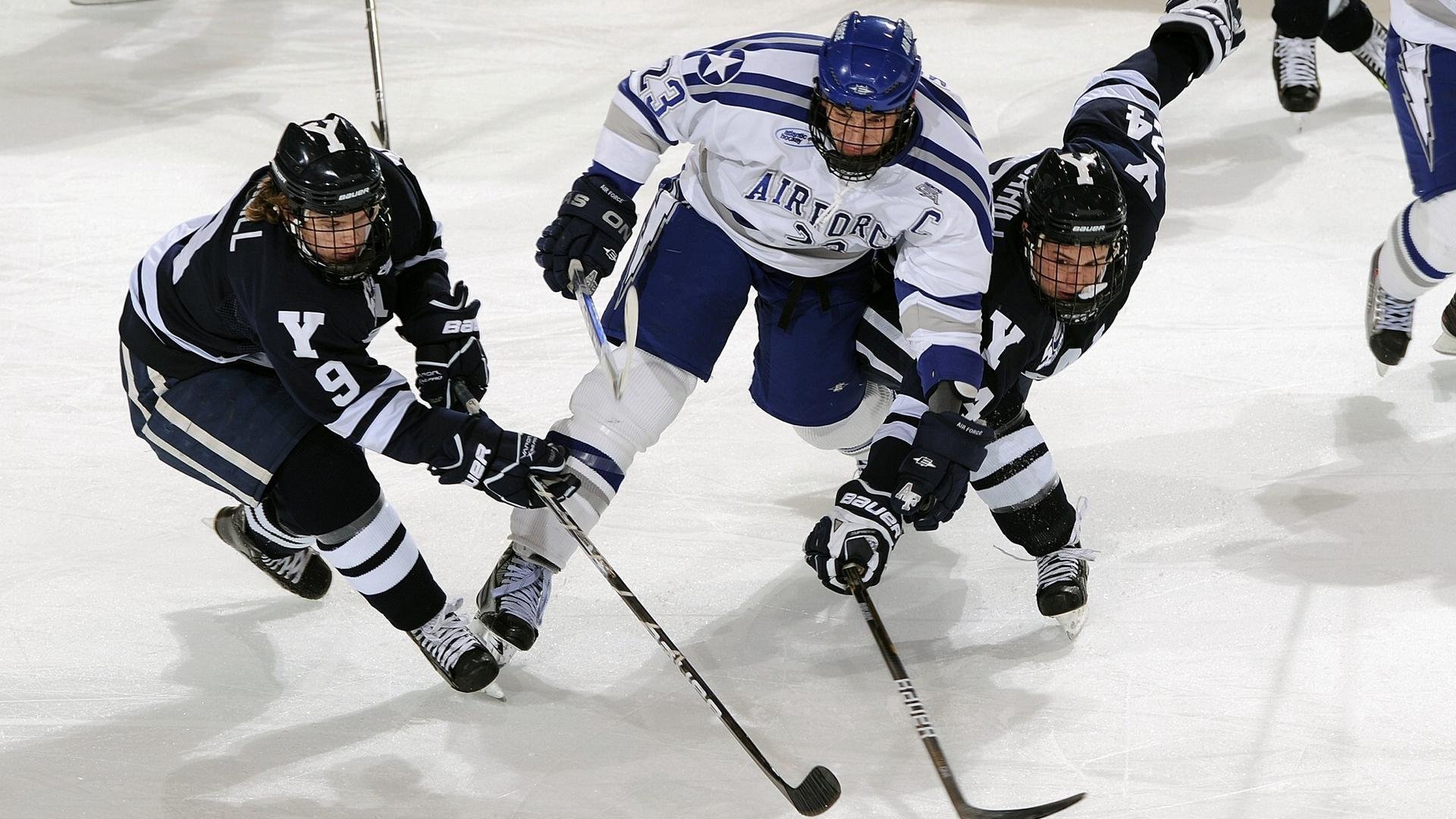 开云下载-绝杀与火焰,哈斯手术刀刺穿威廉姆斯,拉塞尔独舞映照围场冰火两极